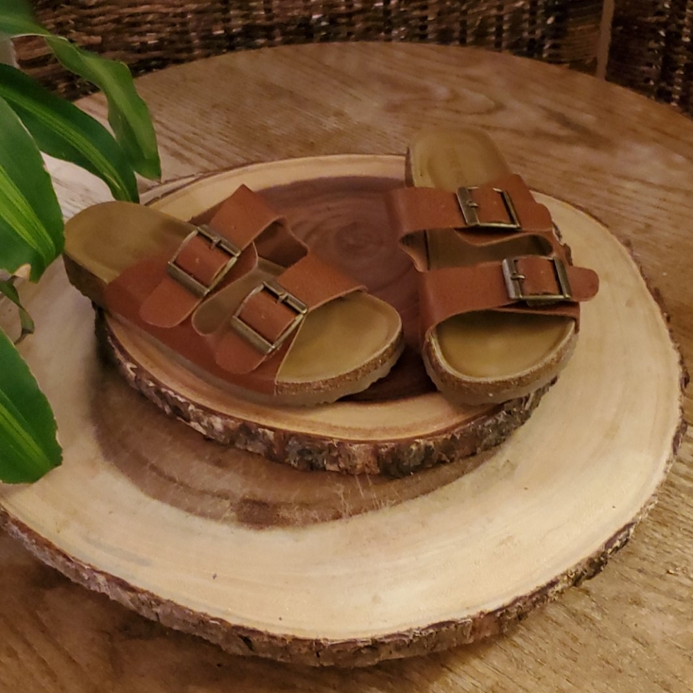 Steve Madden 🌴Cognac Double Strap Buckle Slides🏝
